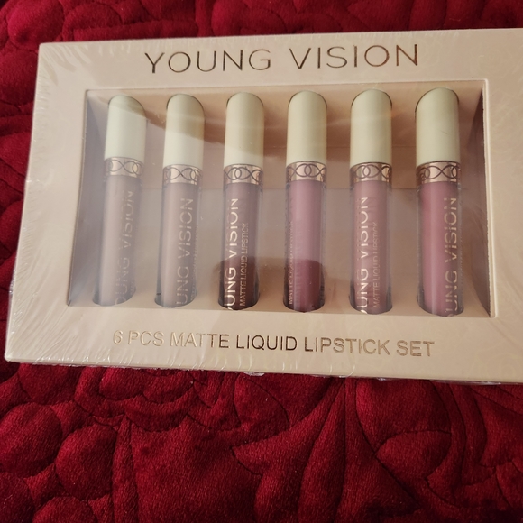 Young Vision long-lasting Lipgloss - Picture 8 of 9